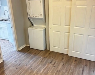 2150 Inwood Terrace - Photo Thumbnail 6