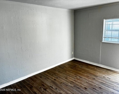 2150 Inwood Terrace - Photo Thumbnail 1