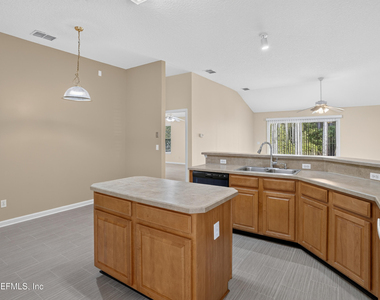 299 Johns Creek Parkway - Photo Thumbnail 19