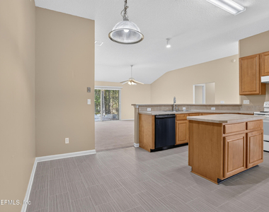 299 Johns Creek Parkway - Photo Thumbnail 21