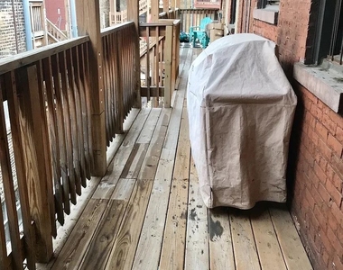 903 W Cornelia Avenue - Photo Thumbnail 8