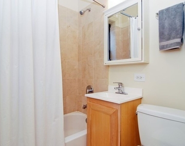 903 W Cornelia Avenue - Photo Thumbnail 7