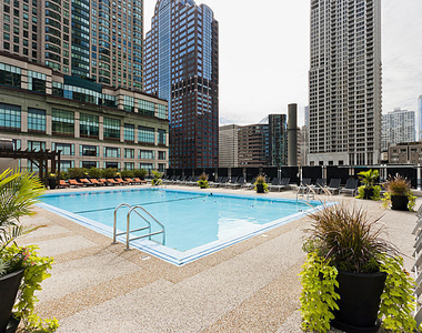 30 E Huron Street - Photo Thumbnail 21