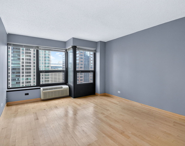 30 E Huron Street - Photo Thumbnail 13