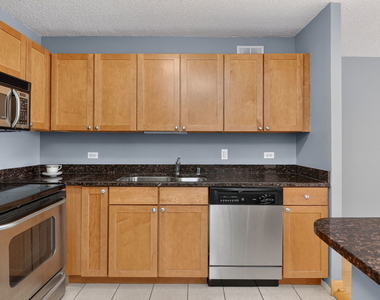 30 E Huron Street - Photo Thumbnail 9