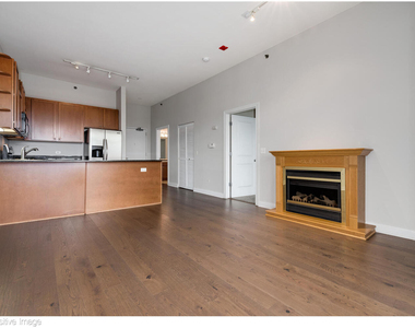 230 W Division Street - Photo Thumbnail 4