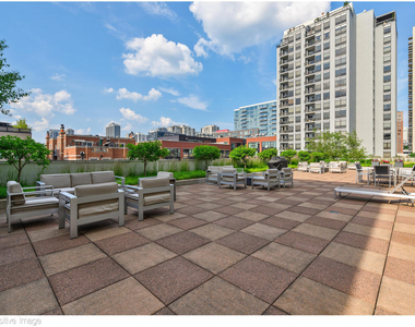230 W Division Street - Photo Thumbnail 15