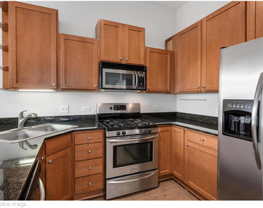 230 W Division Street - Photo Thumbnail 8