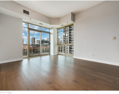 230 W Division Street - Photo Thumbnail 1