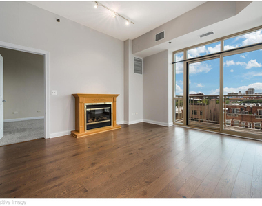 230 W Division Street - Photo Thumbnail 3