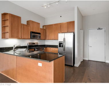 230 W Division Street - Photo Thumbnail 7
