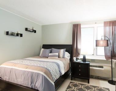 163 W Division Street - Photo Thumbnail 4
