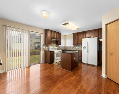 3202 Whitney Road - Photo Thumbnail 8