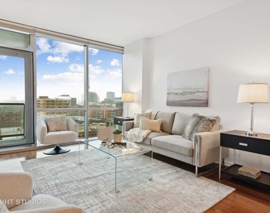 123 S Green Street - Photo Thumbnail 6