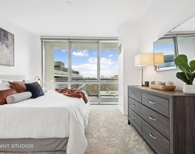 123 S Green Street - Photo Thumbnail 9