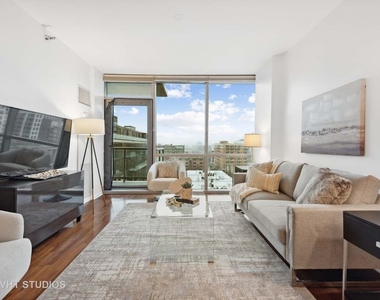 123 S Green Street - Photo Thumbnail 4