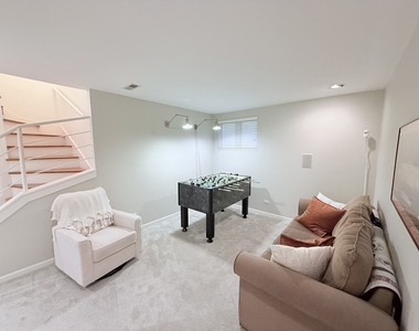 1822 N Sheffield Avenue - Photo Thumbnail 10