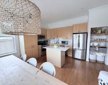 1822 N Sheffield Avenue - Photo Thumbnail 4