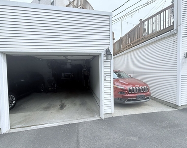 1822 N Sheffield Avenue - Photo Thumbnail 17
