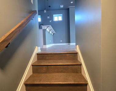 1531 S Harding Avenue - Photo Thumbnail 2