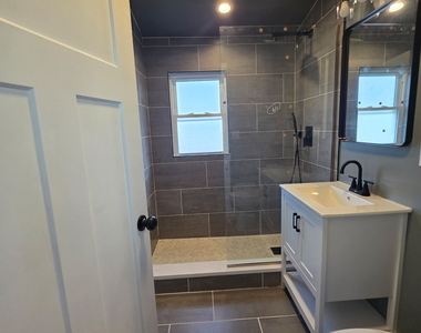 1531 S Harding Avenue - Photo Thumbnail 14