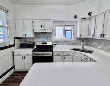 2047 N Lavergne Avenue - Photo Thumbnail 10