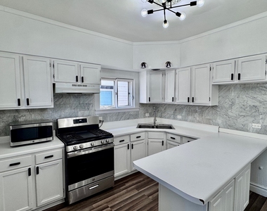 2047 N Lavergne Avenue - Photo Thumbnail 12