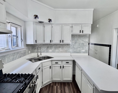 2047 N Lavergne Avenue - Photo Thumbnail 11