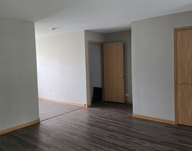 2053 Grayhawk Drive - Photo Thumbnail 2