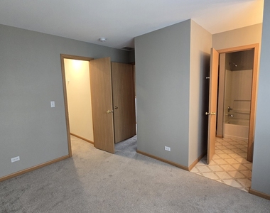 2053 Grayhawk Drive - Photo Thumbnail 4