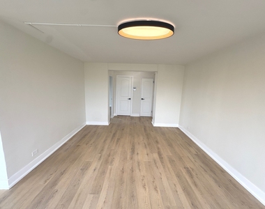 2600 W Balmoral Avenue - Photo Thumbnail 4