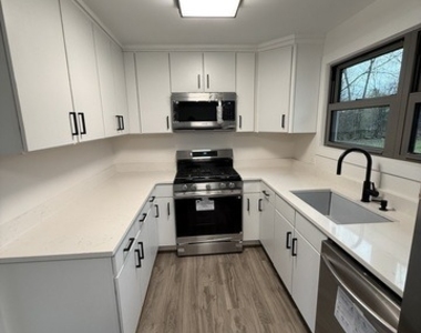 8418 Meadowbrook Drive - Photo Thumbnail 9