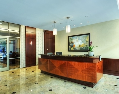 807 Davis Street - Photo Thumbnail 10
