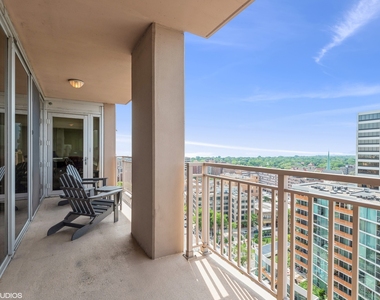 807 Davis Street - Photo Thumbnail 8