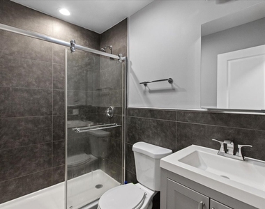 541 W Oakdale Avenue - Photo Thumbnail 4
