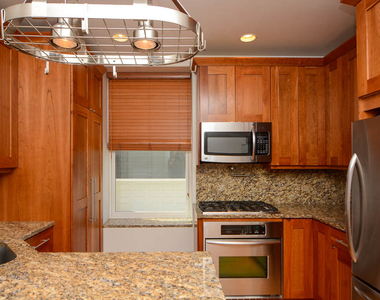 3614 N Bosworth Avenue - Photo Thumbnail 2