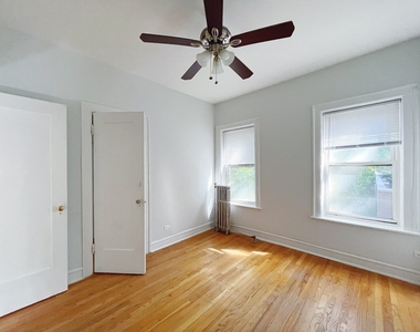 3449 N Elaine Place - Photo Thumbnail 4