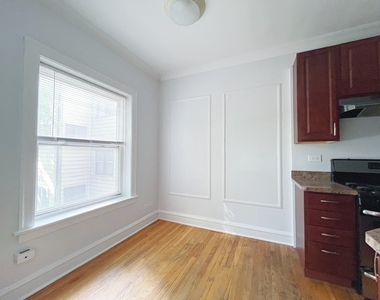 3449 N Elaine Place - Photo Thumbnail 7