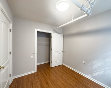 5748 N Winthrop Avenue - Photo Thumbnail 13