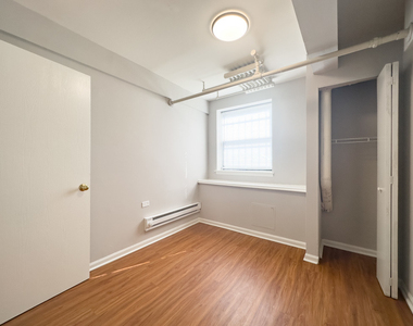 5748 N Winthrop Avenue - Photo Thumbnail 16