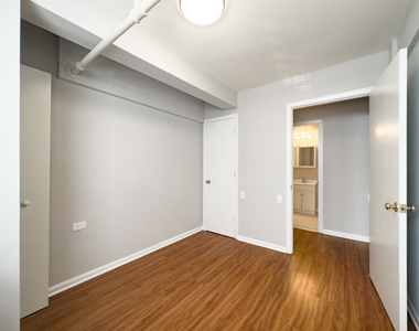 5748 N Winthrop Avenue - Photo Thumbnail 18