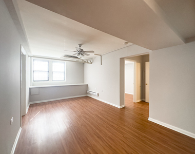 5748 N Winthrop Avenue - Photo Thumbnail 10