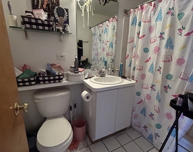 867 W Buckingham Place - Photo Thumbnail 4