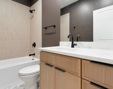 6410 S Vernon Avenue - Photo Thumbnail 10