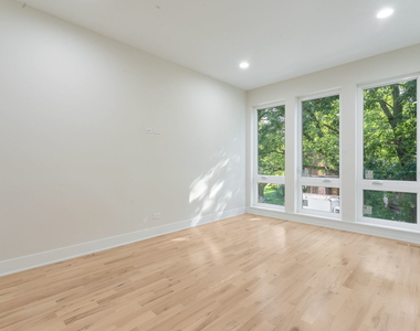 6410 S Vernon Avenue - Photo Thumbnail 4