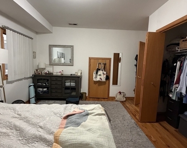 865 W Buckingham Place - Photo Thumbnail 5