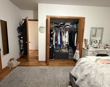865 W Buckingham Place - Photo Thumbnail 4