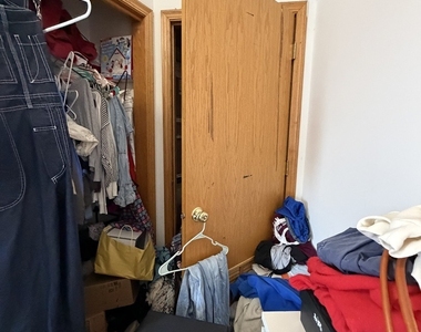865 W Buckingham Place - Photo Thumbnail 9