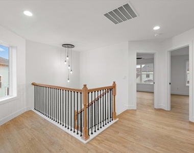 3708 Lighthouse Pointe - Photo Thumbnail 14