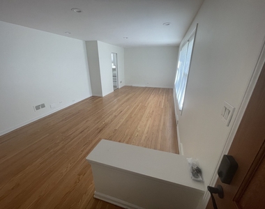9521 N Kildare Avenue - Photo Thumbnail 1